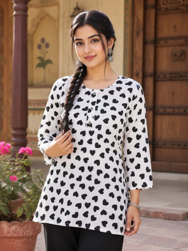 02 SMALL HEART WHITE KURTI
